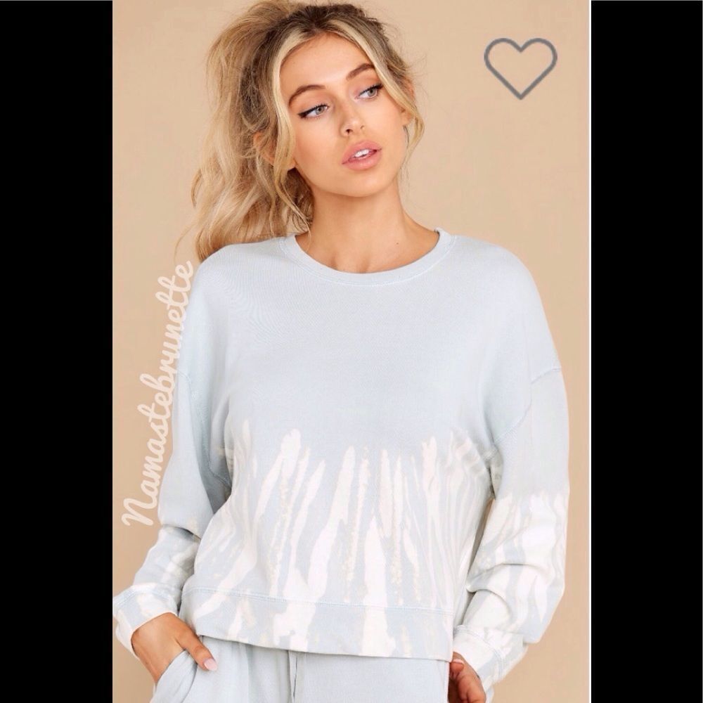 NWT SMALL ICED BLUE LONG SLEEVE TIE DYE PULLOVER TOP